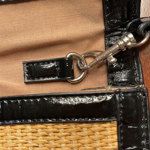 Convertible straw like fabric with black patent trim clutch purse. - Picture 4 of 5